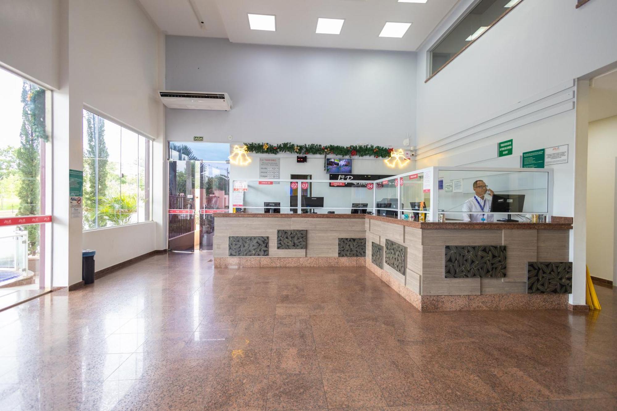 Diroma Fiori Hotel - Bvtur Caldas Novas Exteriér fotografie